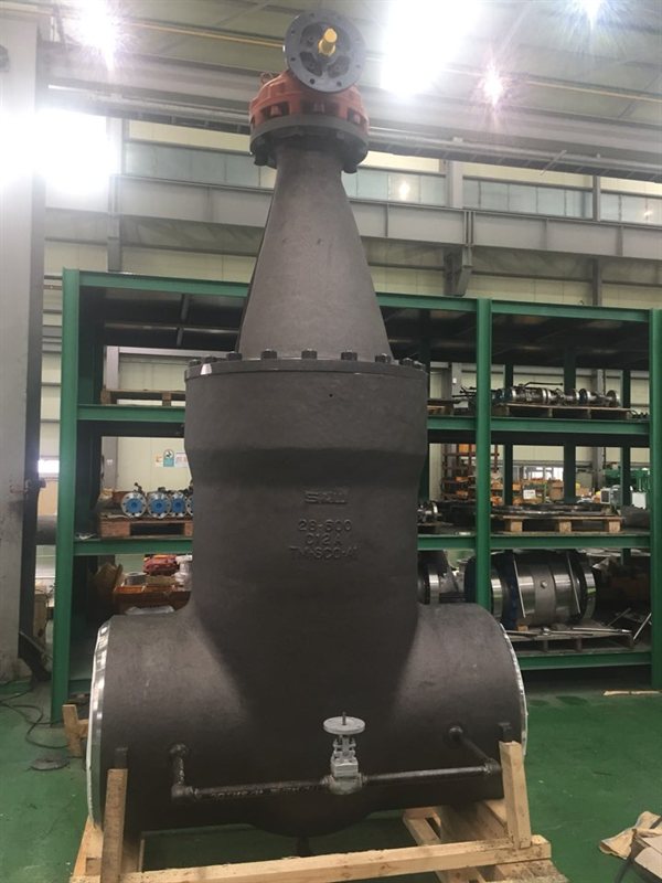 Gate valve 28 inch #600 pressure seal type